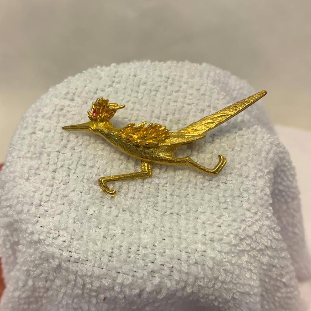 Hobe Gold Colored Roadrunner Brooch Pin Signed Pink Eye